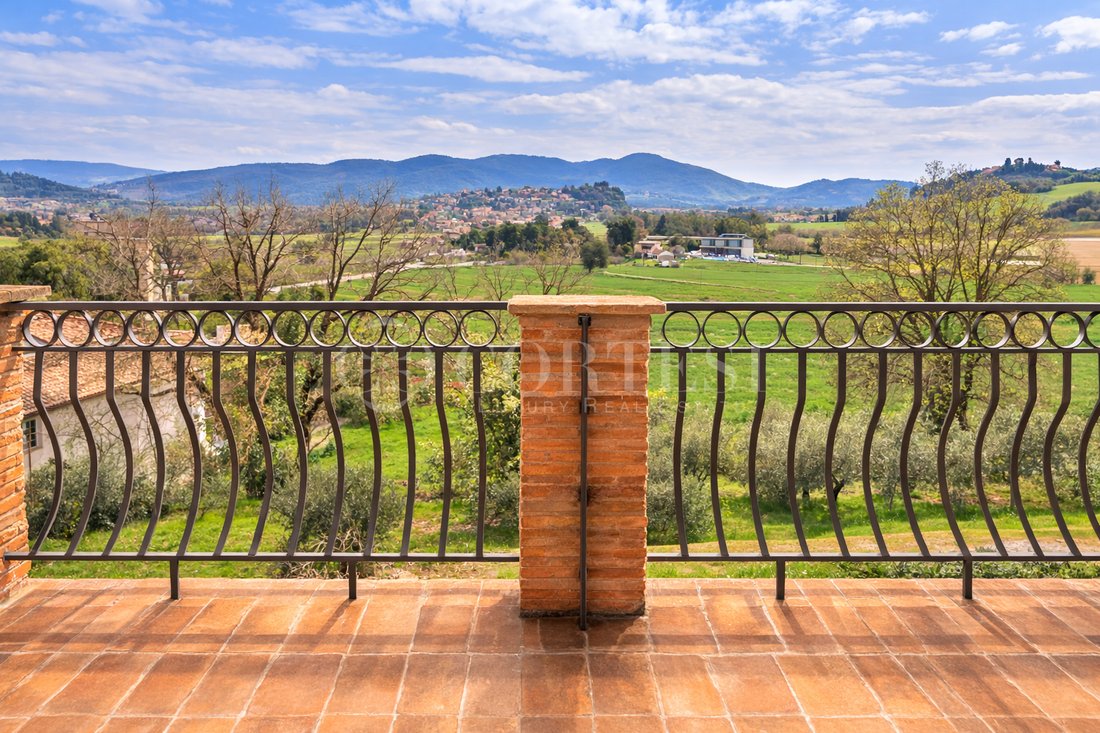 Villa in Corciano, Umbria, Italy 5 - 17702830