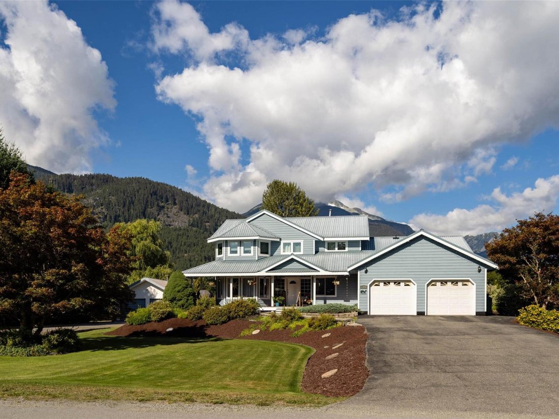 House in Pemberton, British Columbia, Canada 2 - 17709446
