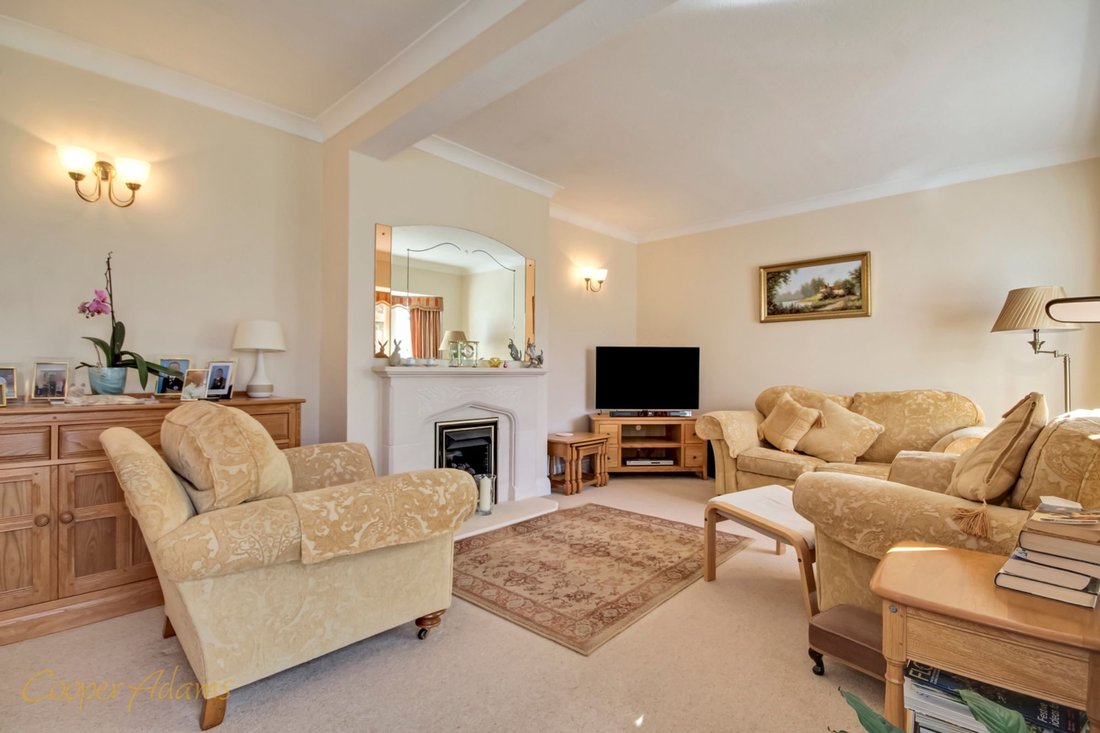 Bungalow in East Preston, England 5 - 17703186