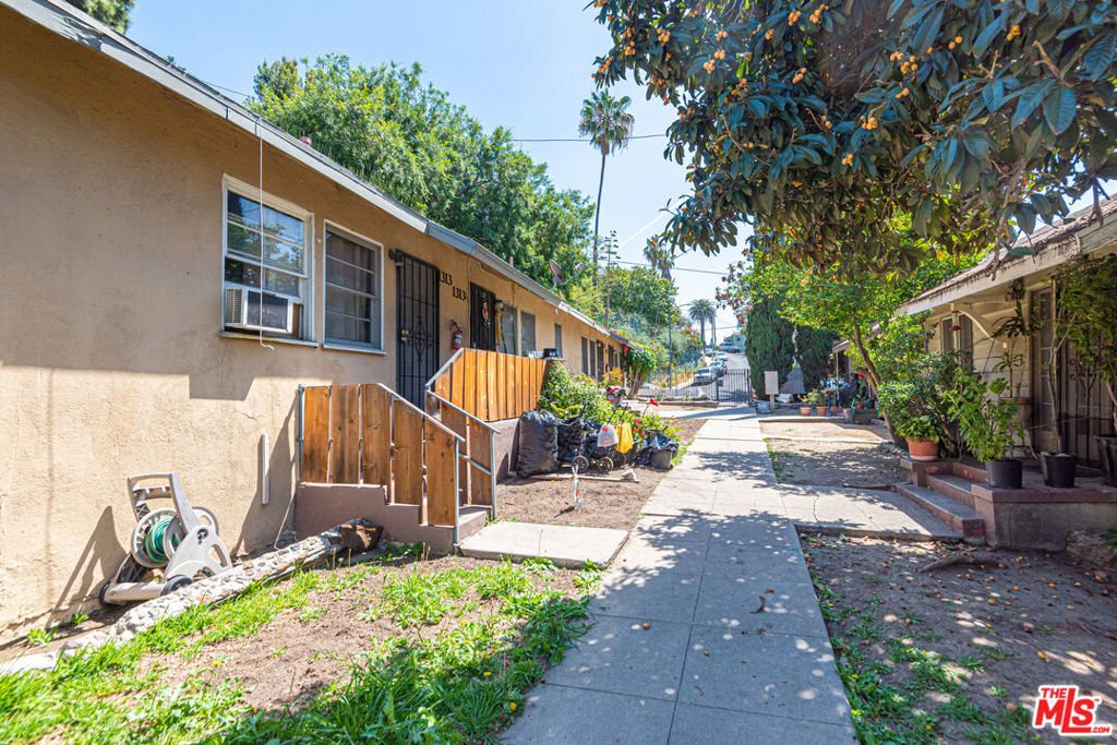 Los Angeles, California, United States 2 - 17706501