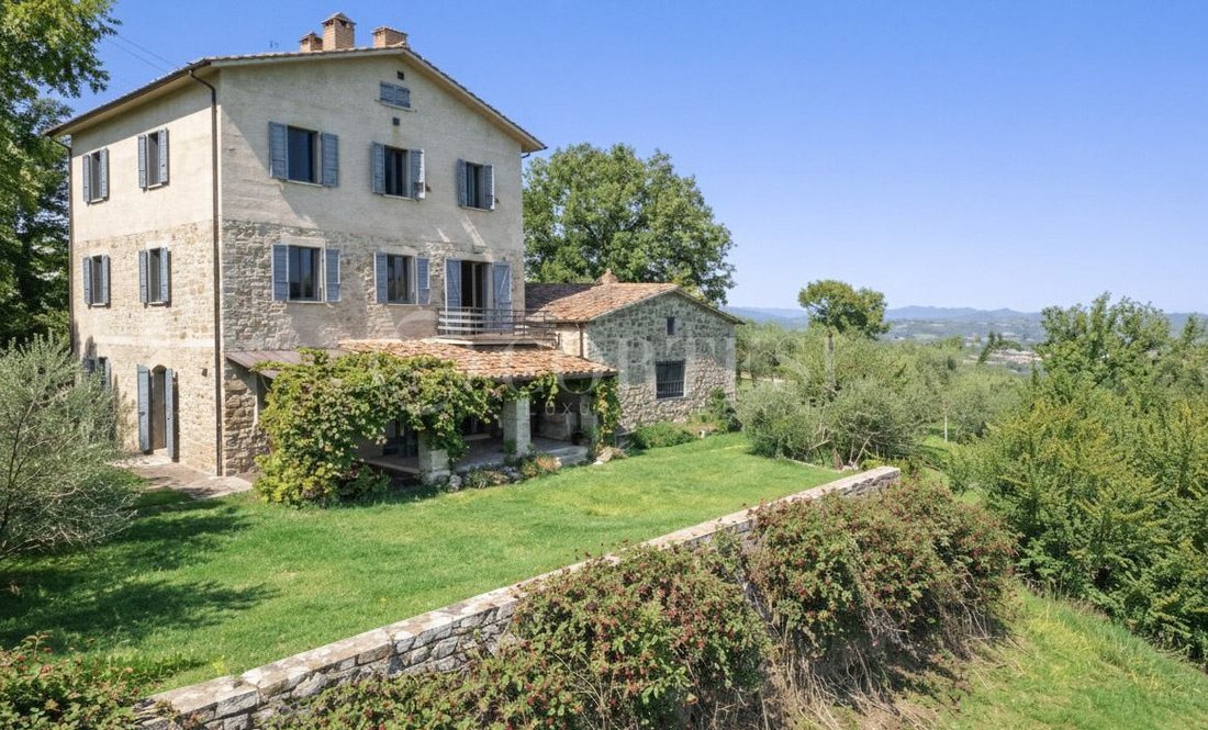 Villa in Umbertide, Umbria, Italy 1 - 16469506