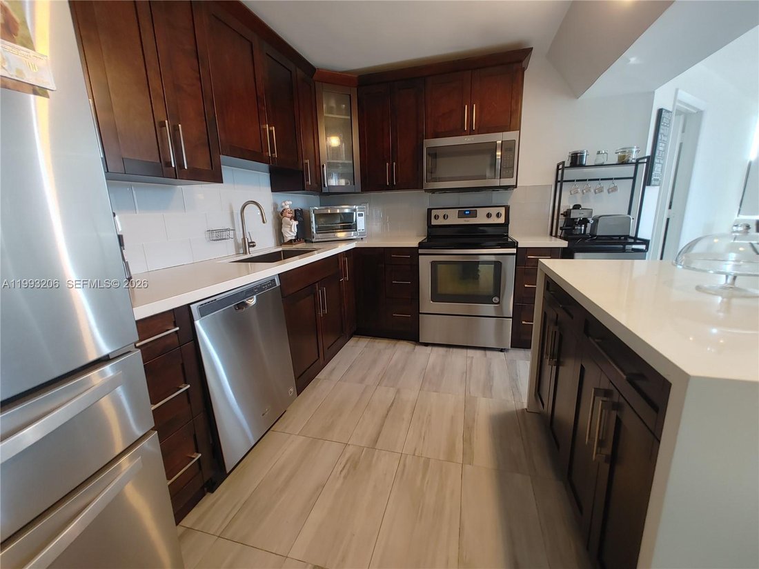 Condo in Miami Beach, Florida, United States 5 - 17542925