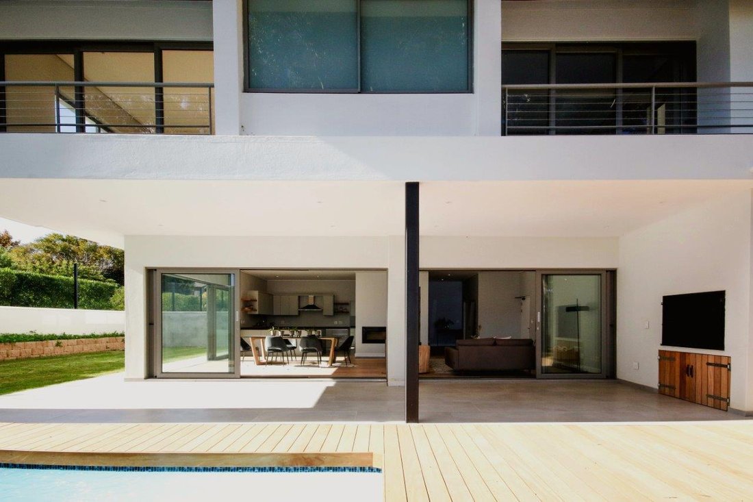 Estate in Golden Acre, Cape Town, South Africa 1 - 17705562