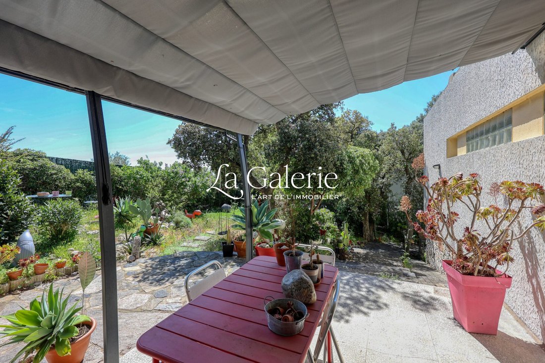 Villa in Hyeres, Provence-Alpes-Côte d'Azur, France 2 - 17456278