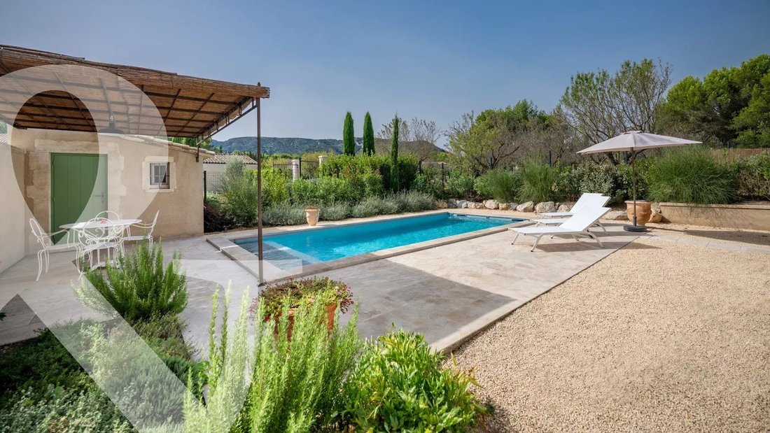 House in Eygalières, Provence-Alpes-Côte d'Azur, France 4 - 17705032