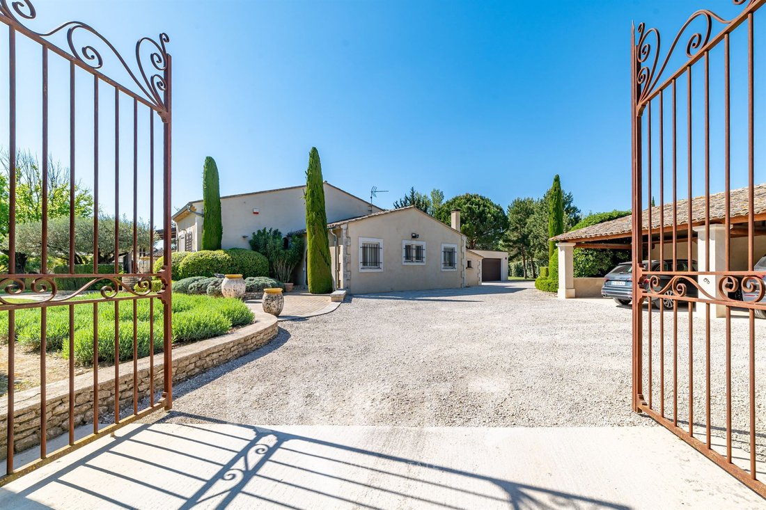 Villa in Châteaurenard, Provence-Alpes-Côte d'Azur, France 2 - 17711091