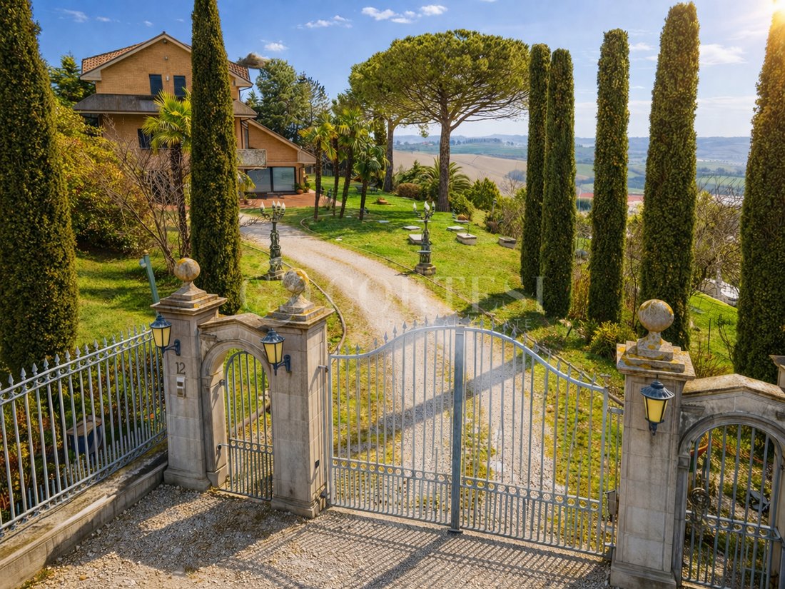 Villa in Terre Roveresche, Marche, Italy 2 - 17702825