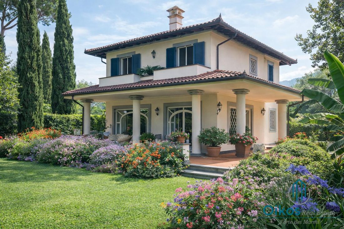 Villa in Vittoria Apuana, Forte dei Marmi, Tuscany 2 - 17708628