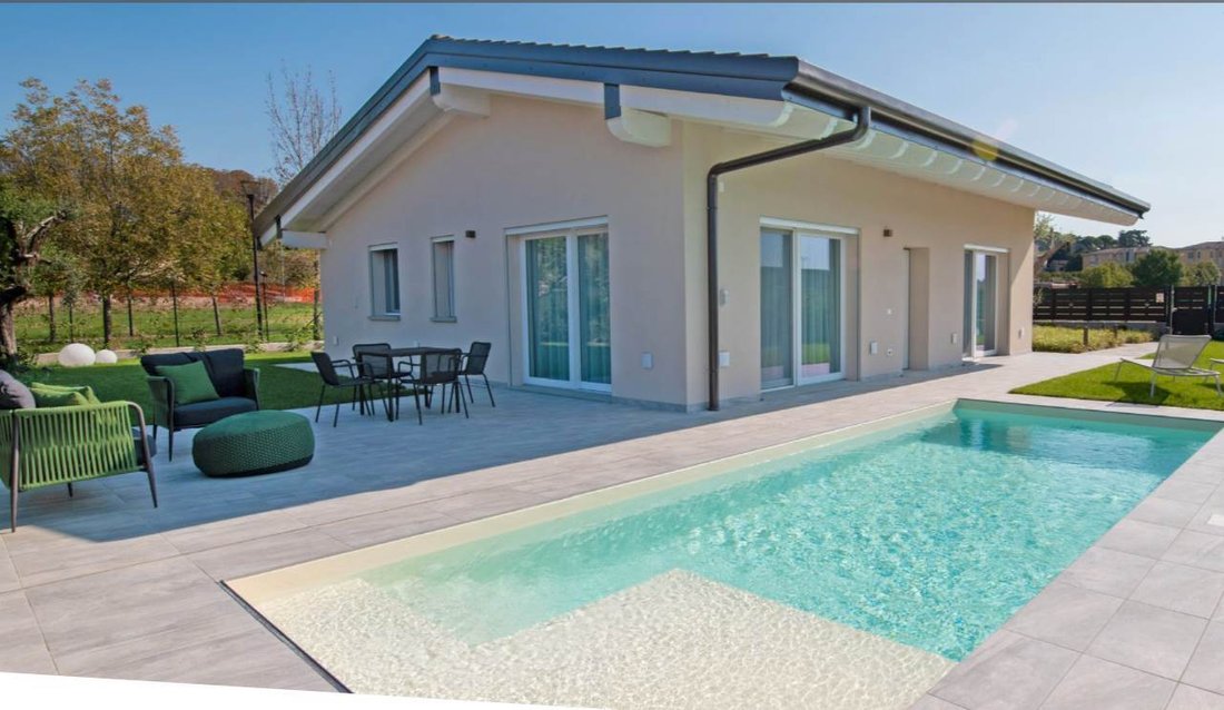 Villa in Historic Center, Lonato del Garda, Lombardy 1 - 17707841