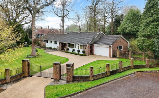 Bungalow in Kingswood, England, United Kingdom 1