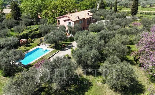 Villa in Châteauneuf-Grasse, Provence-Alpes-Côte d'Azur, Frankreich 1
