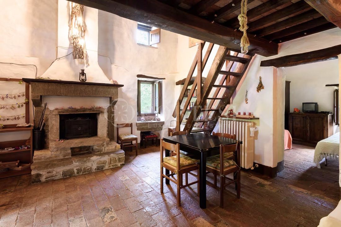 Villa in Monte Santa Maria Tiberina, Umbria, Italy 3 - 17702899
