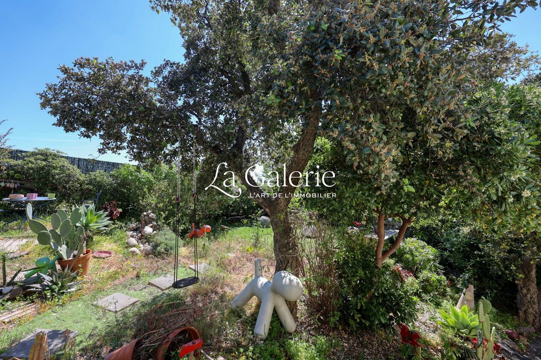 Villa in Hyeres, Provence-Alpes-Côte d'Azur, France 5 - 17456278