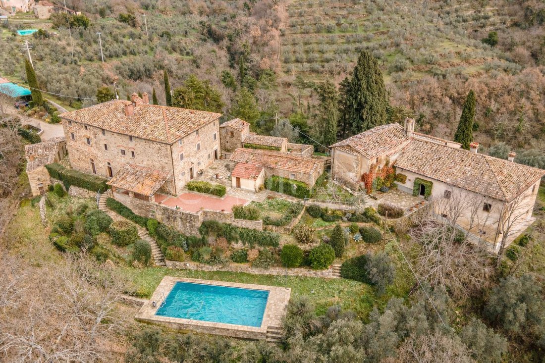 Villa in Castiglion Fiorentino, Tuscany, Italy 1 - 17702828