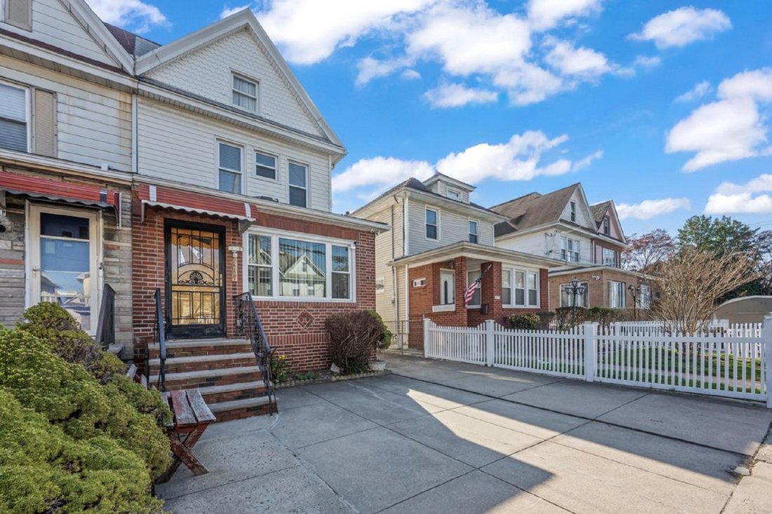 House in New York, New York, United States 1 - 17704510