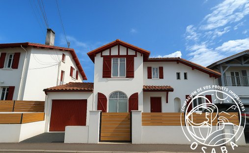 House in Biarritz, Nouvelle-Aquitaine, France 1