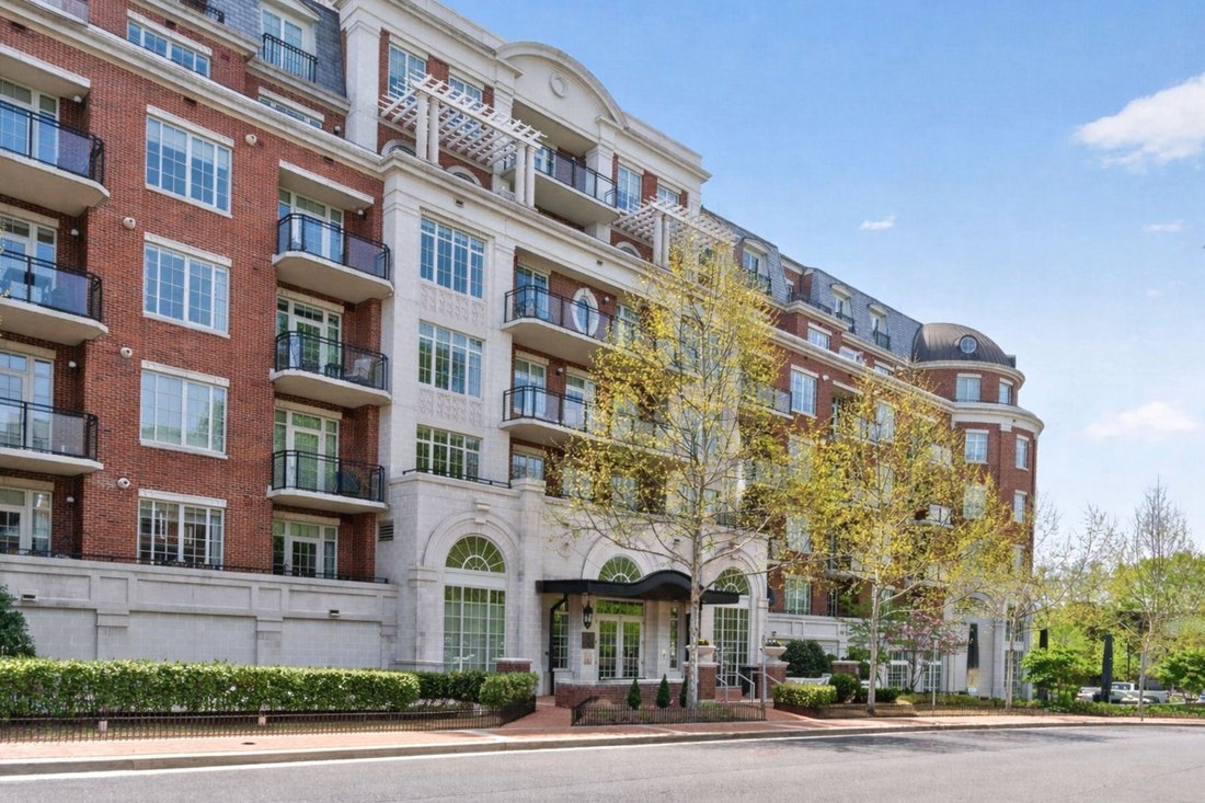 Condo in McLean, Virginia, United States 2 - 17711413