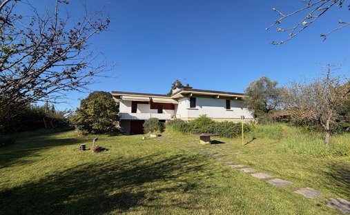 Villa in Tonfano, Pietrasanta, Italy 1
