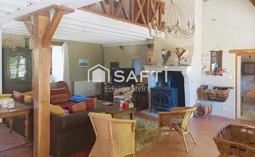 Casa a Charny, Borgogna-Franca Contea, Francia 1