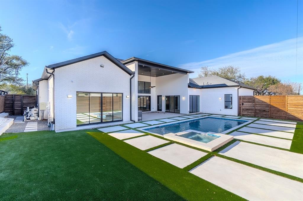 House in Dallas, Texas, United States 3 - 17708193