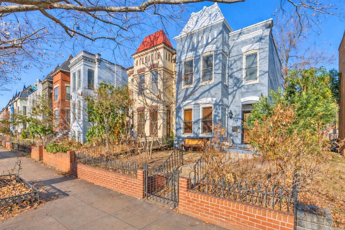 Washington, District of Columbia, United States 1 - 17700154