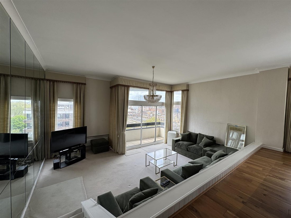 House in Hyde Park, Westminster, England 2 - 17703159
