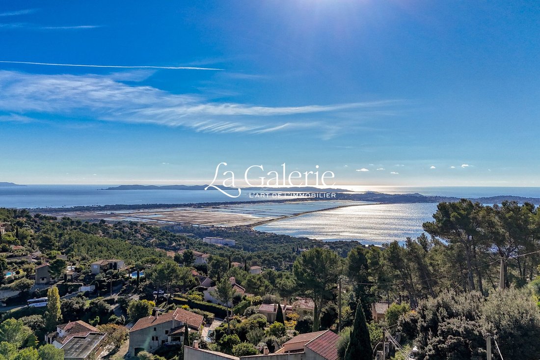 Villa in Hyeres, Provence-Alpes-Côte d'Azur, France 1 - 17709779