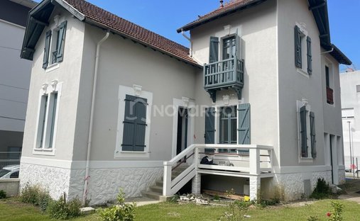 House in Pau, Nouvelle-Aquitaine, France 1