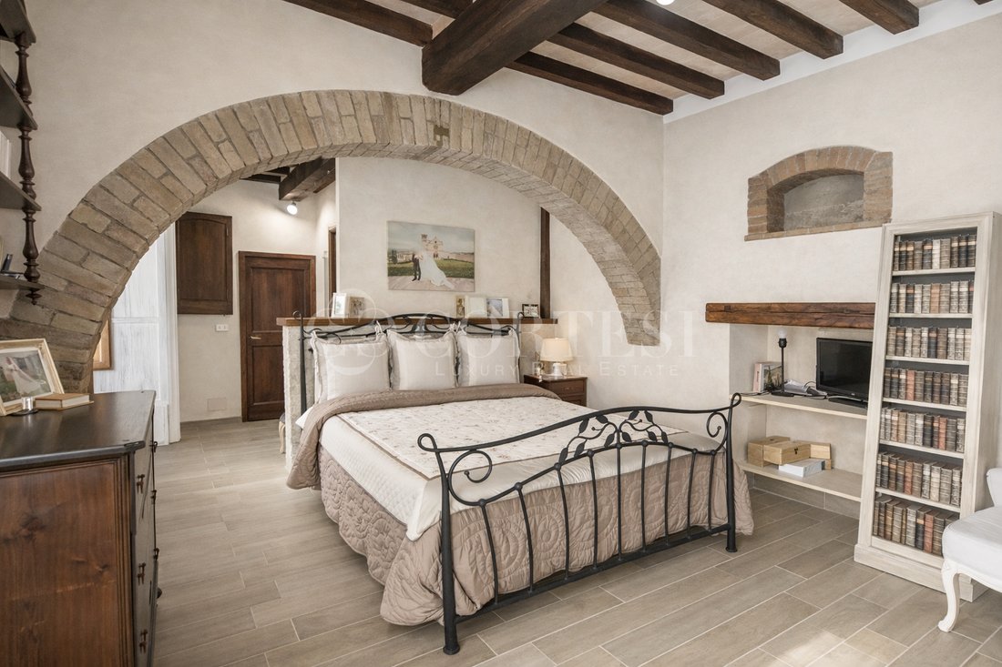 Villa in Corciano, Umbria, Italy 3 - 17702830
