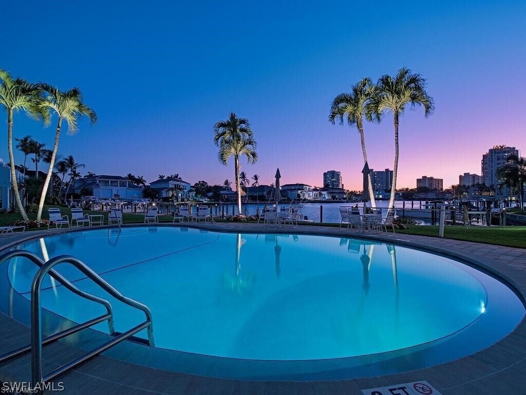 Condo in Naples, Florida, United States 1 - 17191856