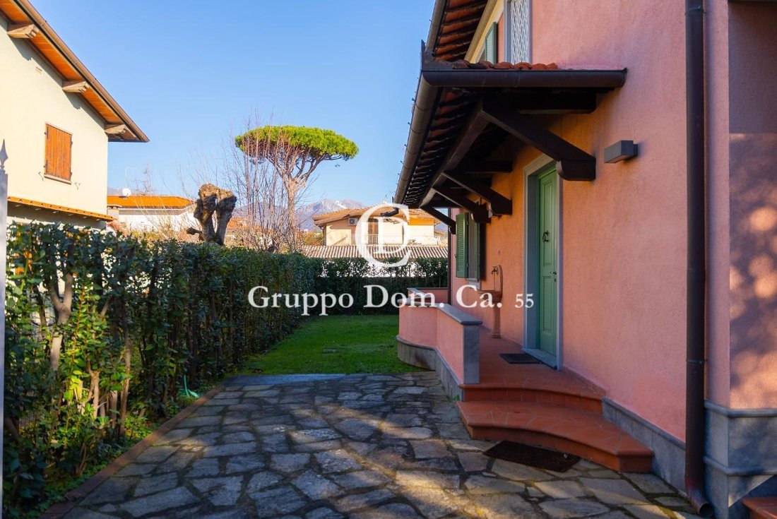 Villa in Center, Forte dei Marmi, Tuscany 4 - 17713958