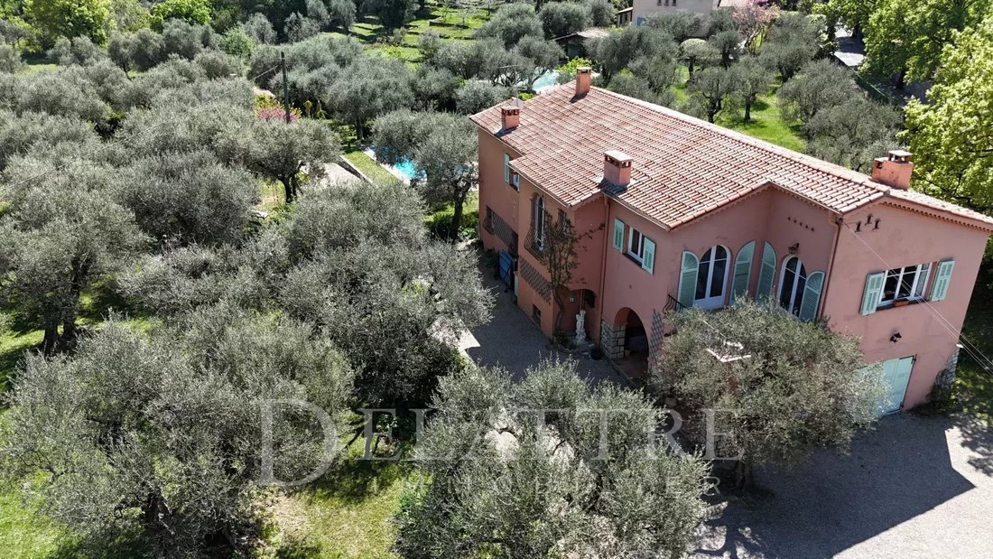 Villa in Châteauneuf-Grasse, Provence-Alpes-Côte d'Azur, France 2 - 17241668