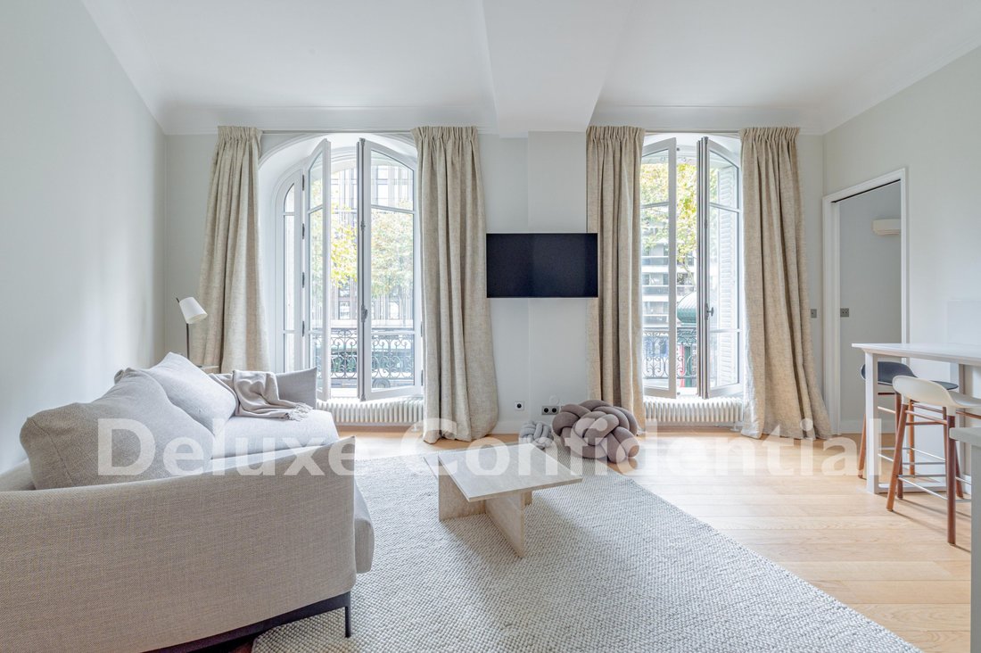 Apartment in Odéon, Paris 6e Arrondissement, Paris 1 - 17707370