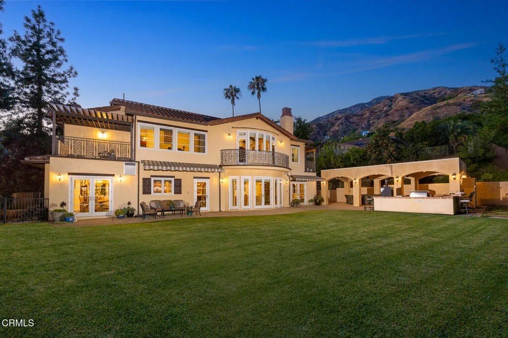 House in Sierra Madre, California, United States 1 - 17703375