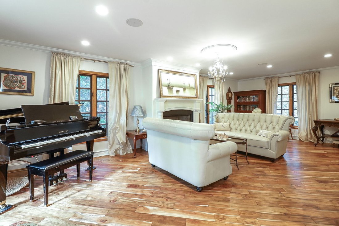 House in Oak Brook, Illinois, United States 4 - 17705776