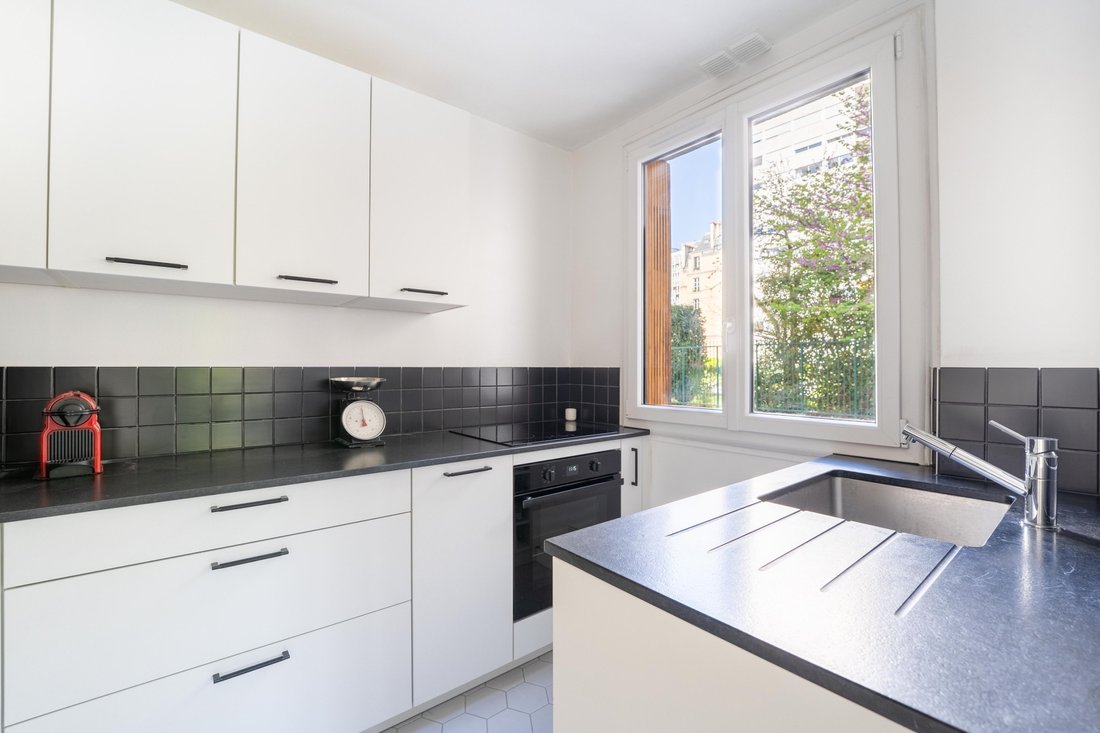 Apartment in Lorette-Martyrs, Paris 9e Arrondissement, Paris 2 - 17707282