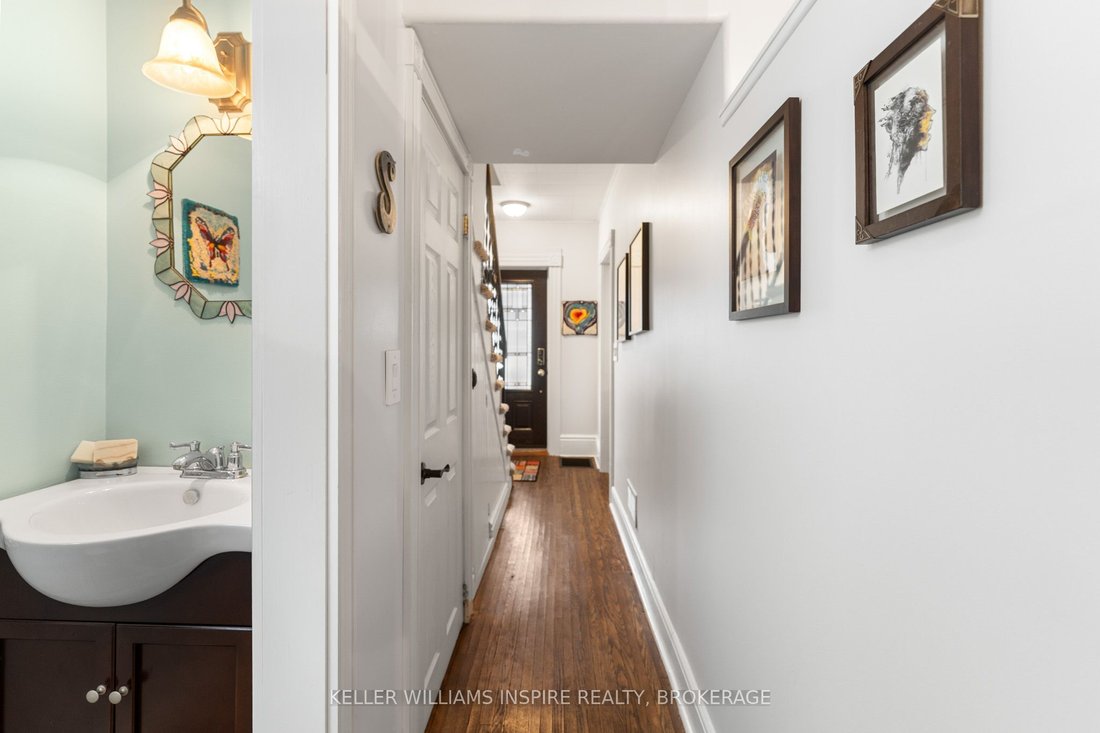 House in Gananoque, Ontario, Canada 4 - 17705338