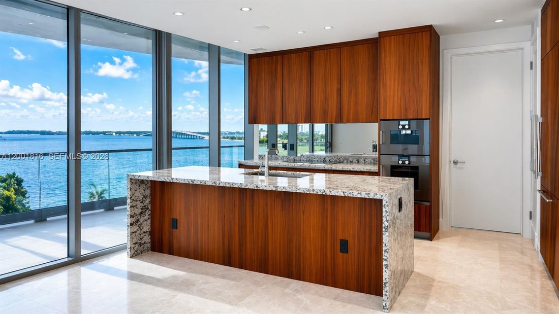 Condo in Miami, Florida, United States 4 - 17703601