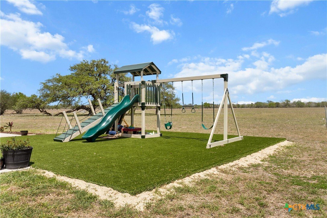 House in Goliad, Texas, United States 5 - 17703692