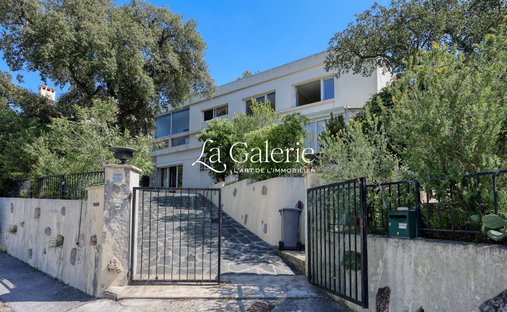 Villa in Hyeres, Provence-Alpes-Côte d'Azur, France 1