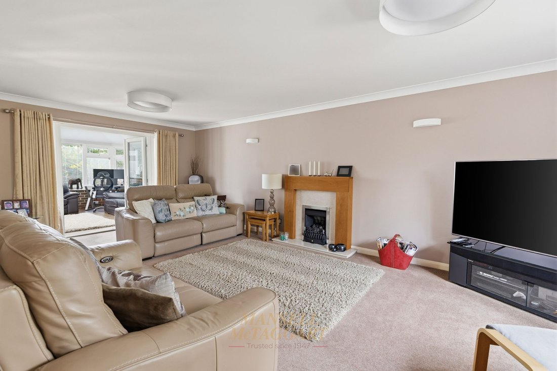 House in Crawley Down (Worth), Crawley Down, England 4 - 17704554