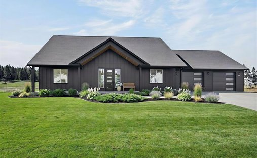 House in Loon Lake, Washington, United States 1