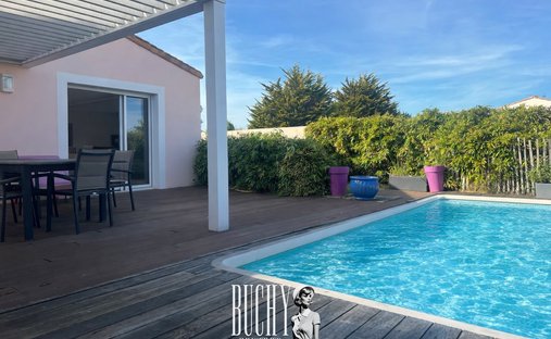 House in Olonne-sur-Mer, Les Sables-d'Olonne, France 1