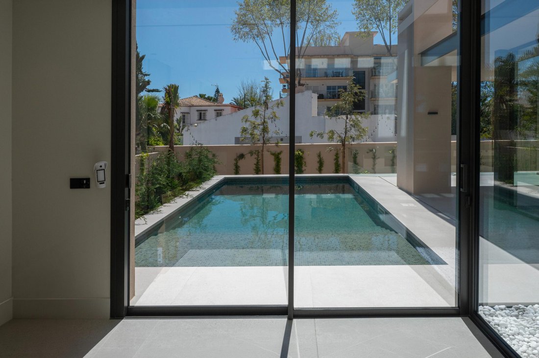 Villa in Golden Mile, Andalusia, Spain 5 - 15401663