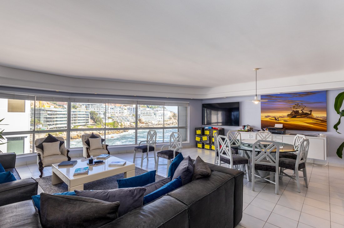 Apartment in Bakoven, Cape Town, South Africa 3 - 17705580