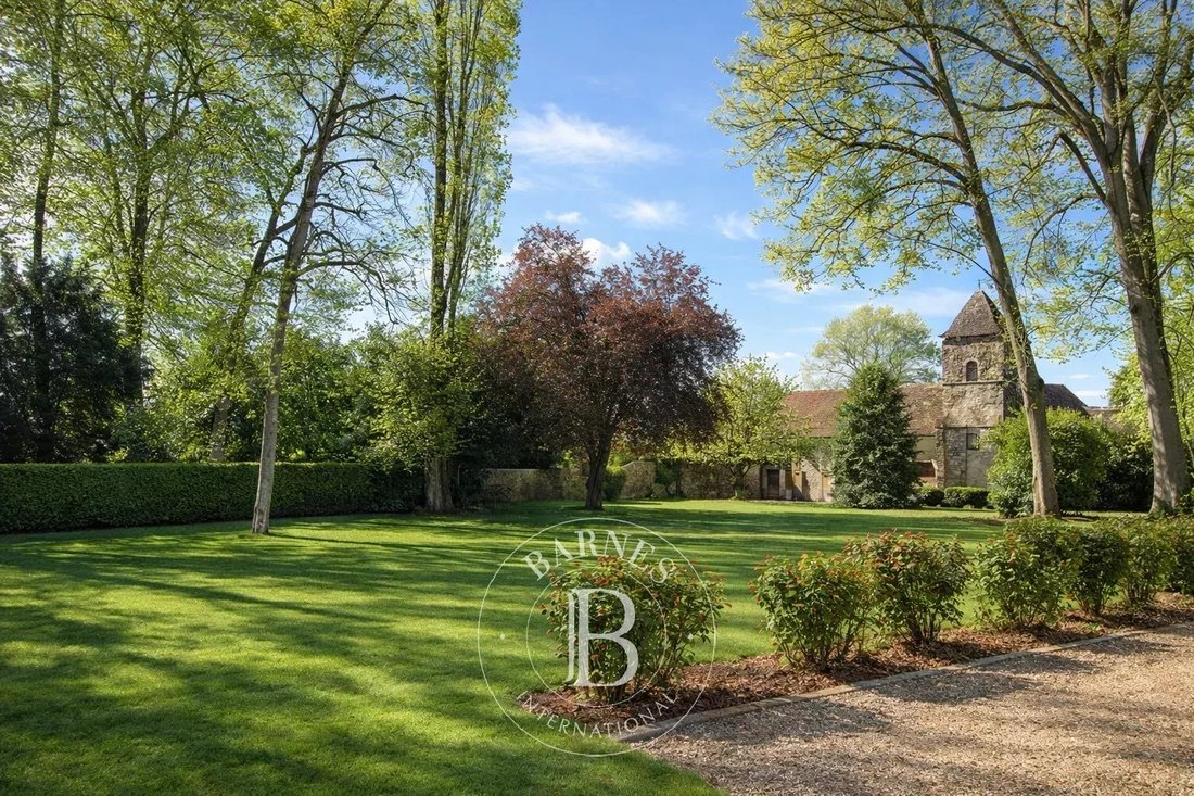 Estate in Lumigny-Nesles-Ormeaux, Ile-de-France, France 4 - 17717262