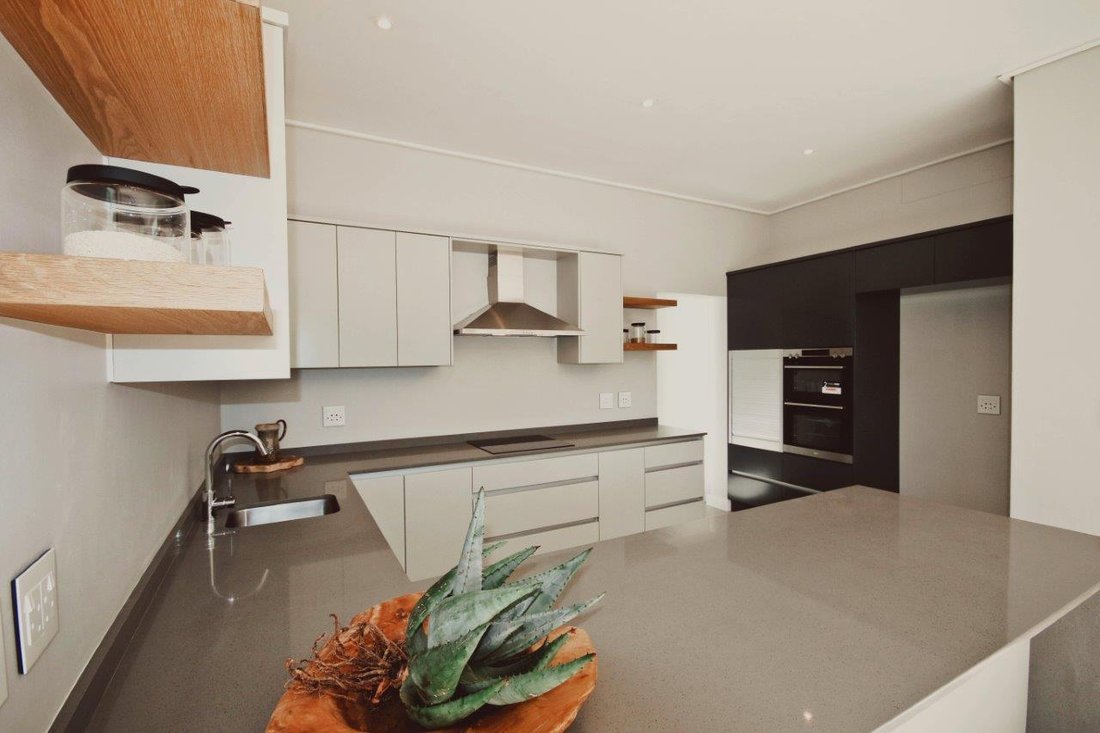 Estate in Golden Acre, Cape Town, South Africa 3 - 17705562