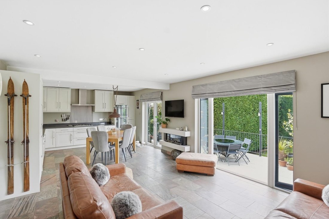 House in Nork, Reigate and Banstead, England 2 - 17703194