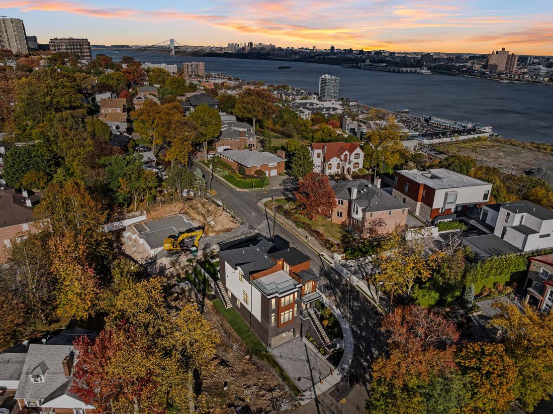 House in Cliffside Park, New Jersey, United States 2 - 17704462