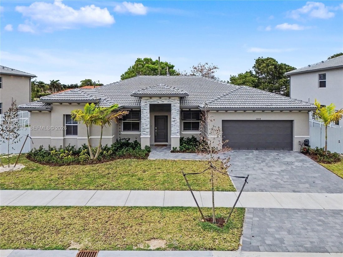 House in Miami, Florida, United States 1 - 17713963